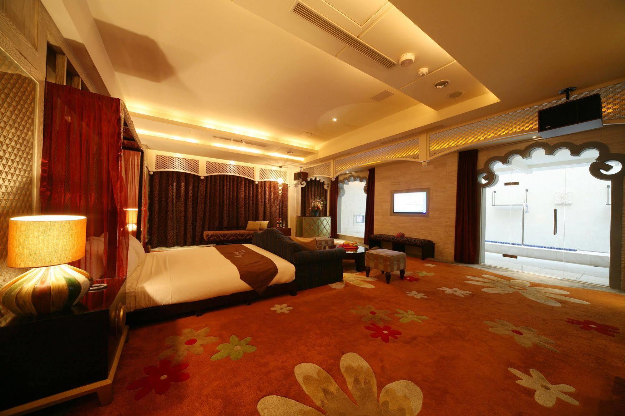Lanshy Motel Taichung Exterior foto
